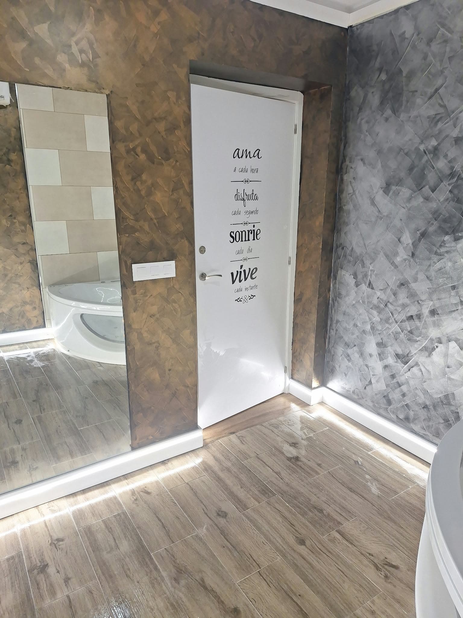 Detalle de materiales y acabados del baño Relax, fotografía 5