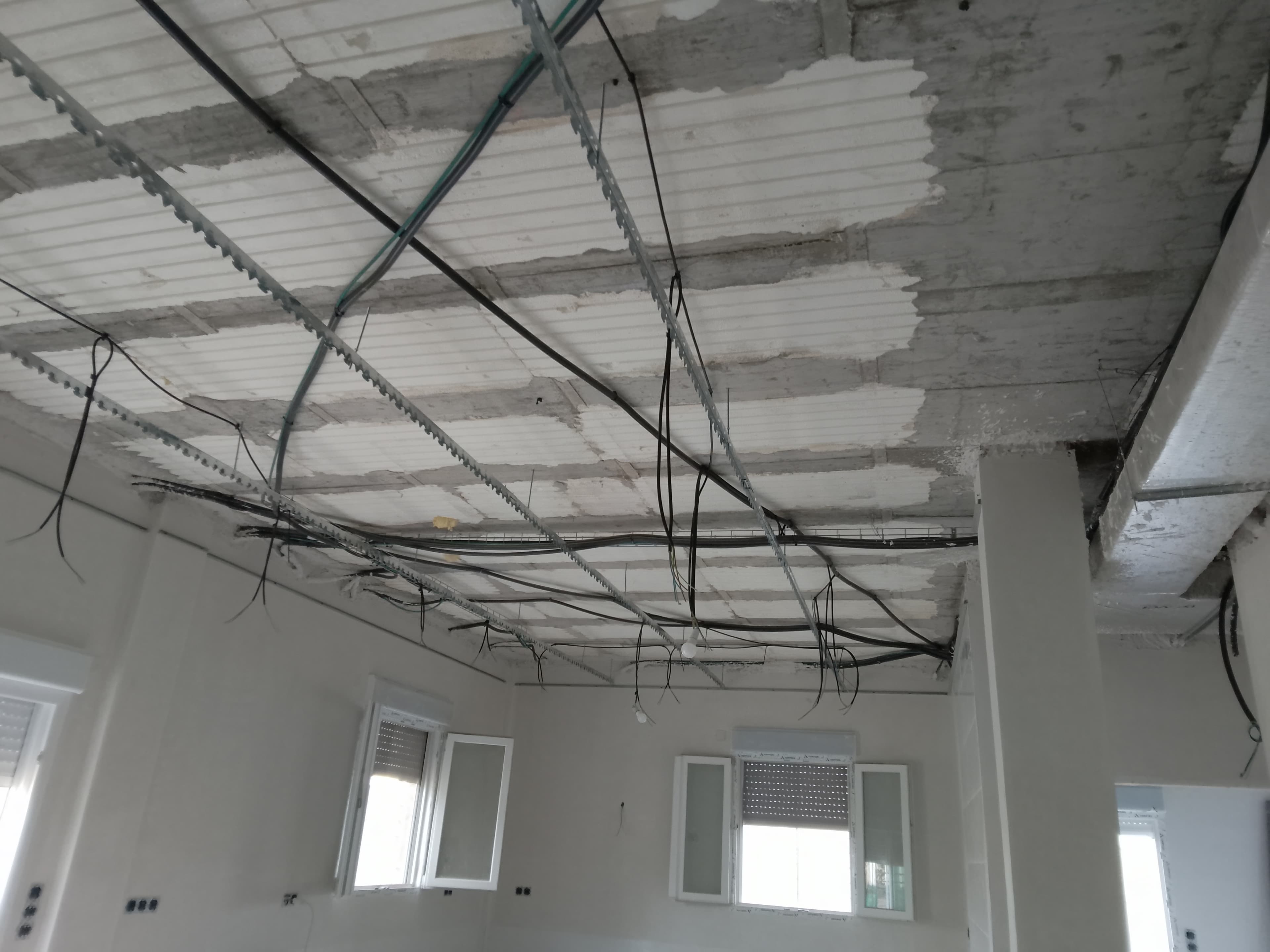 Proceso de instalación de pladur y falso techo, fotografía 1