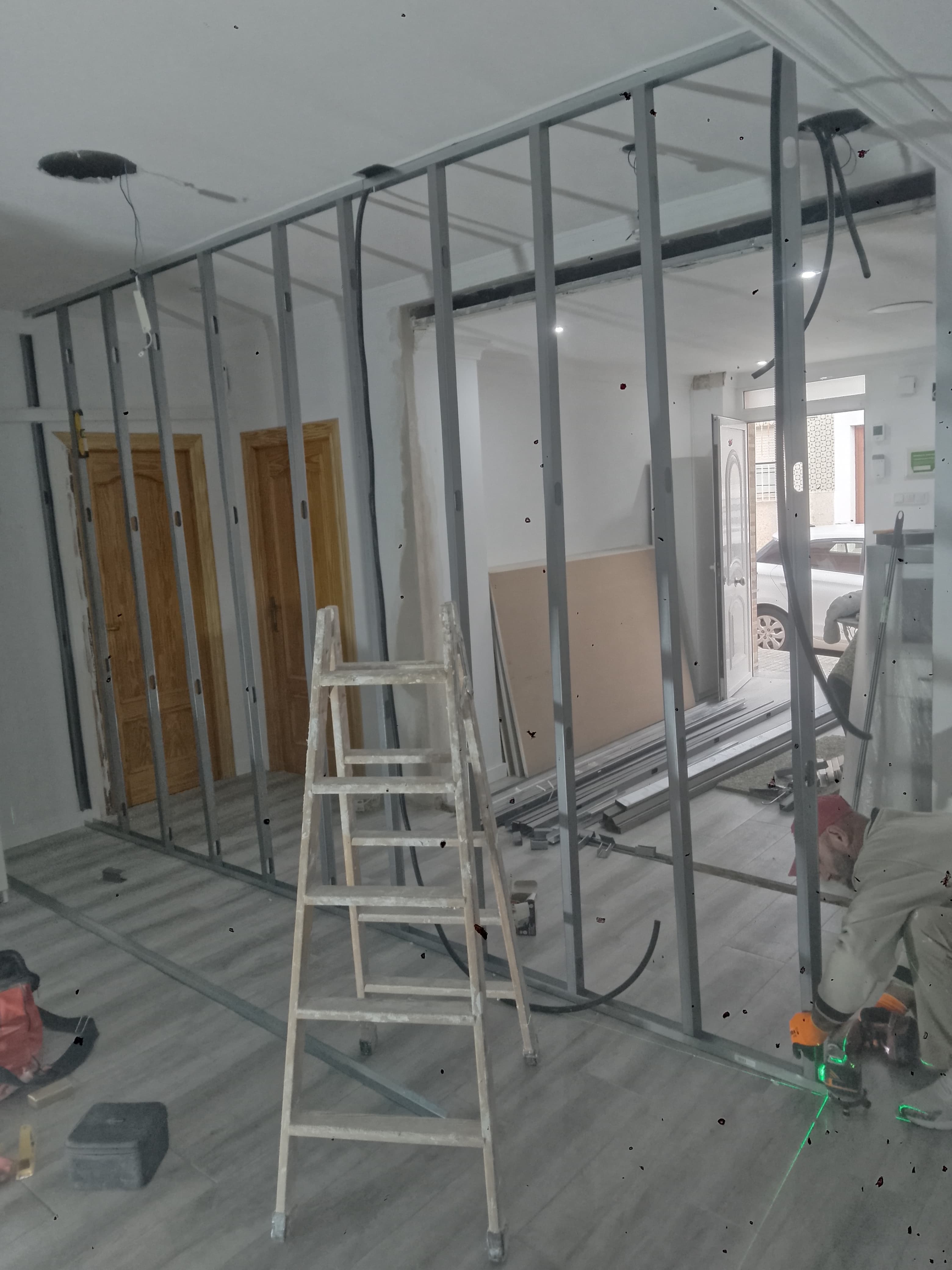 Proceso de instalación de pladur y falso techo, fotografía 3