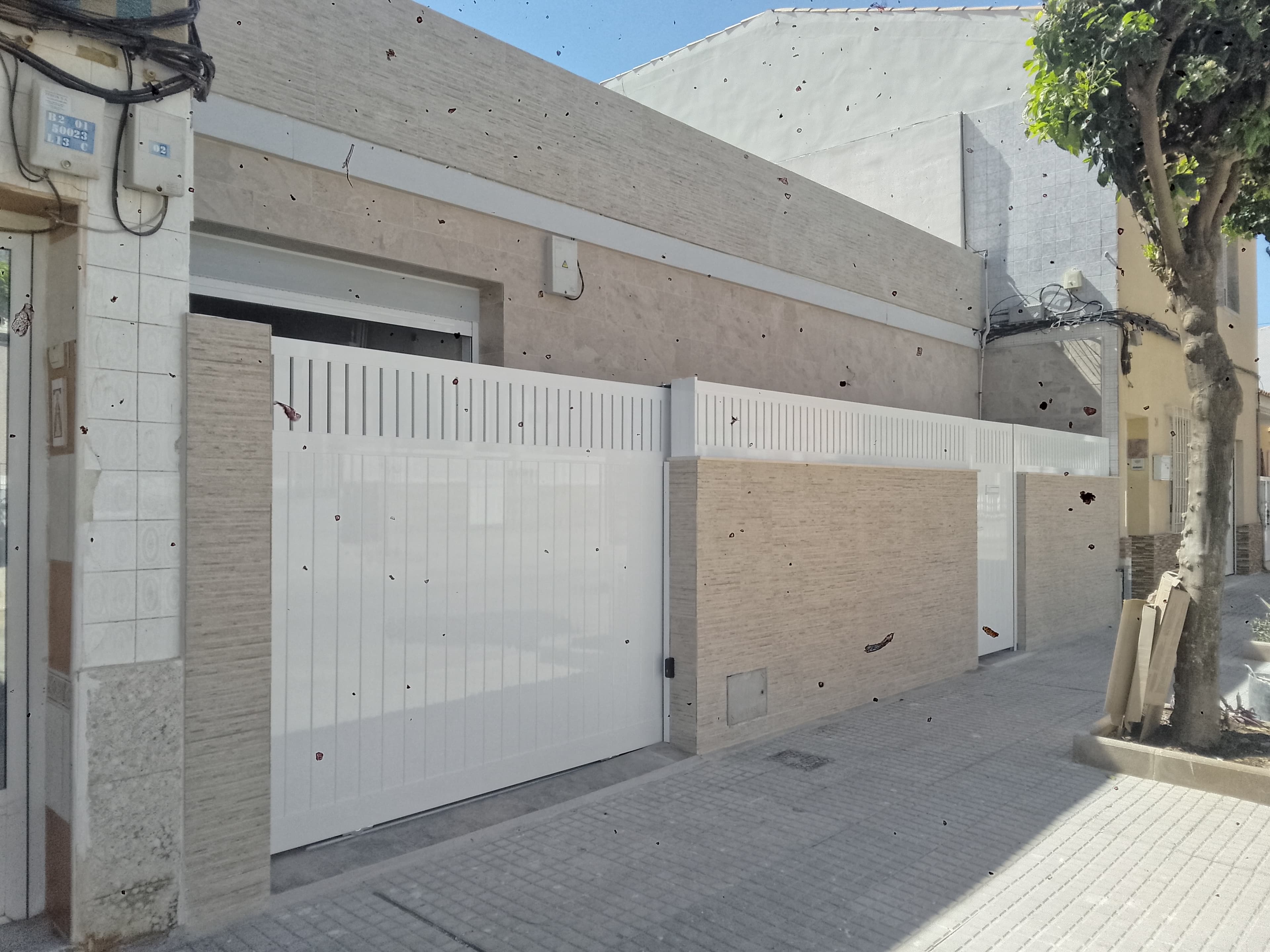 Reforma de fachada y patio de una vivienda en Cartagena