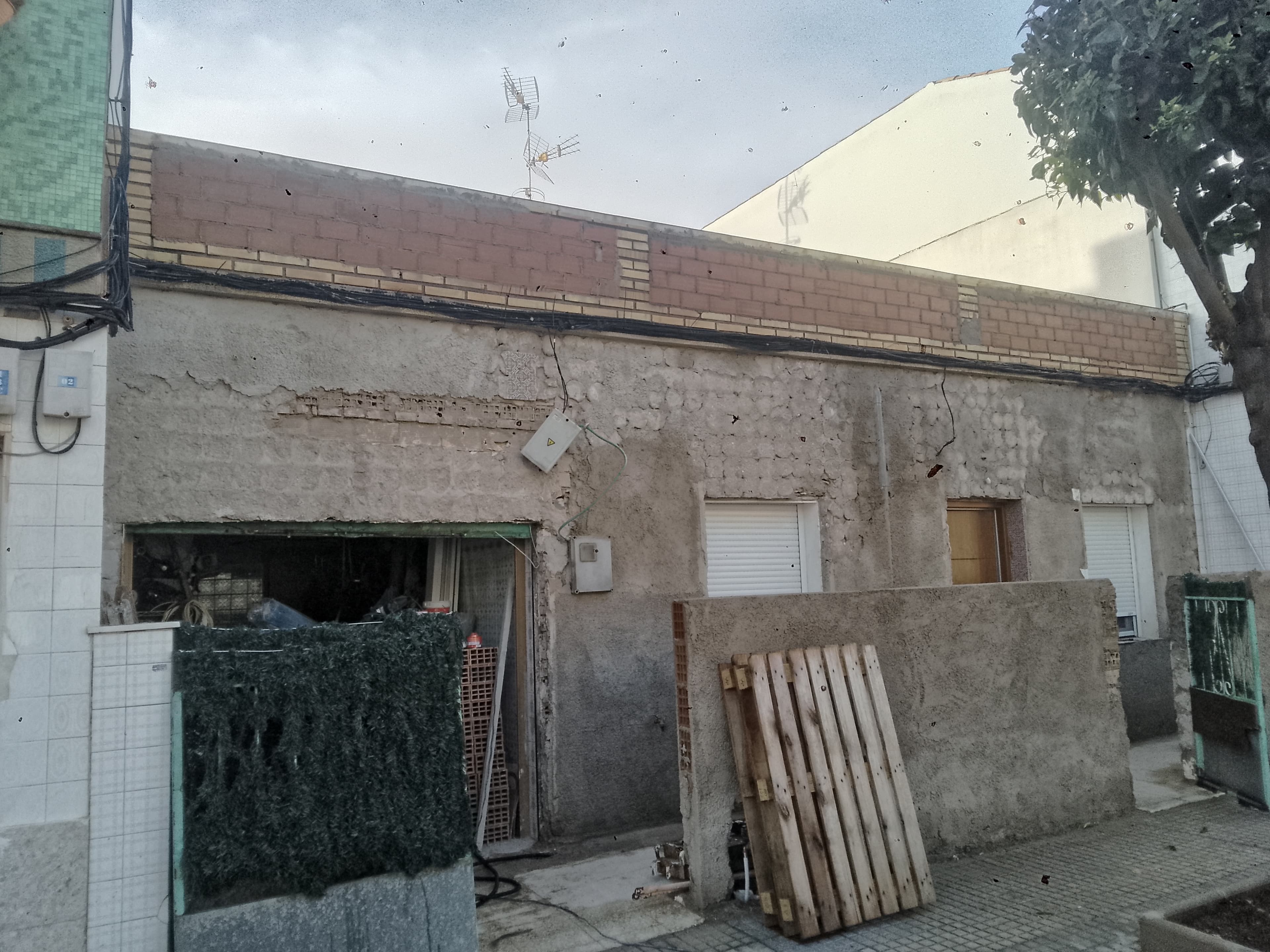 Proceso de reforma de fachada y patio en Cartagena, fotografía 3