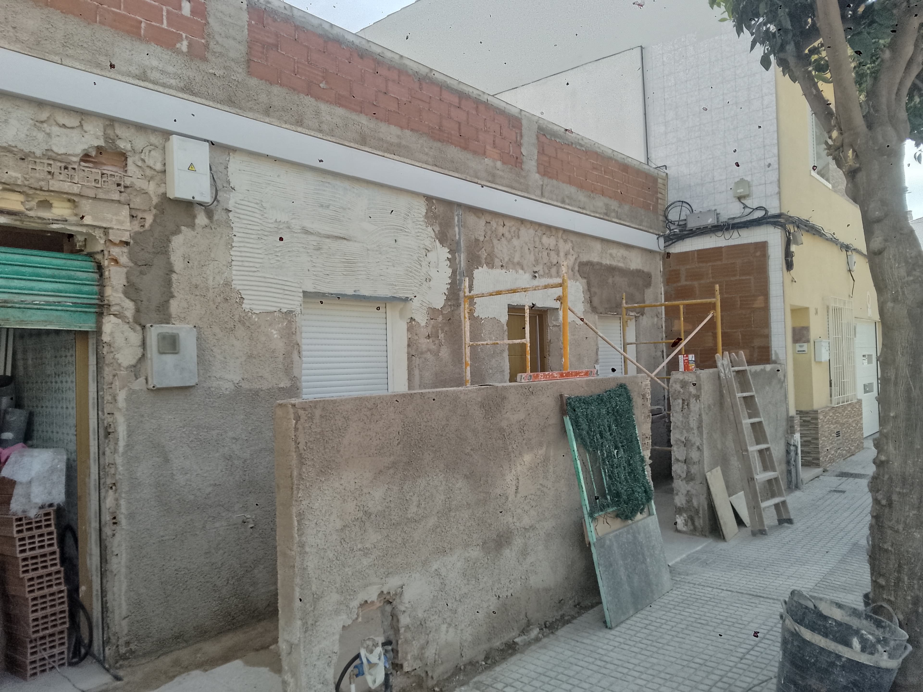 Proceso de reforma de fachada y patio en Cartagena, fotografía 5