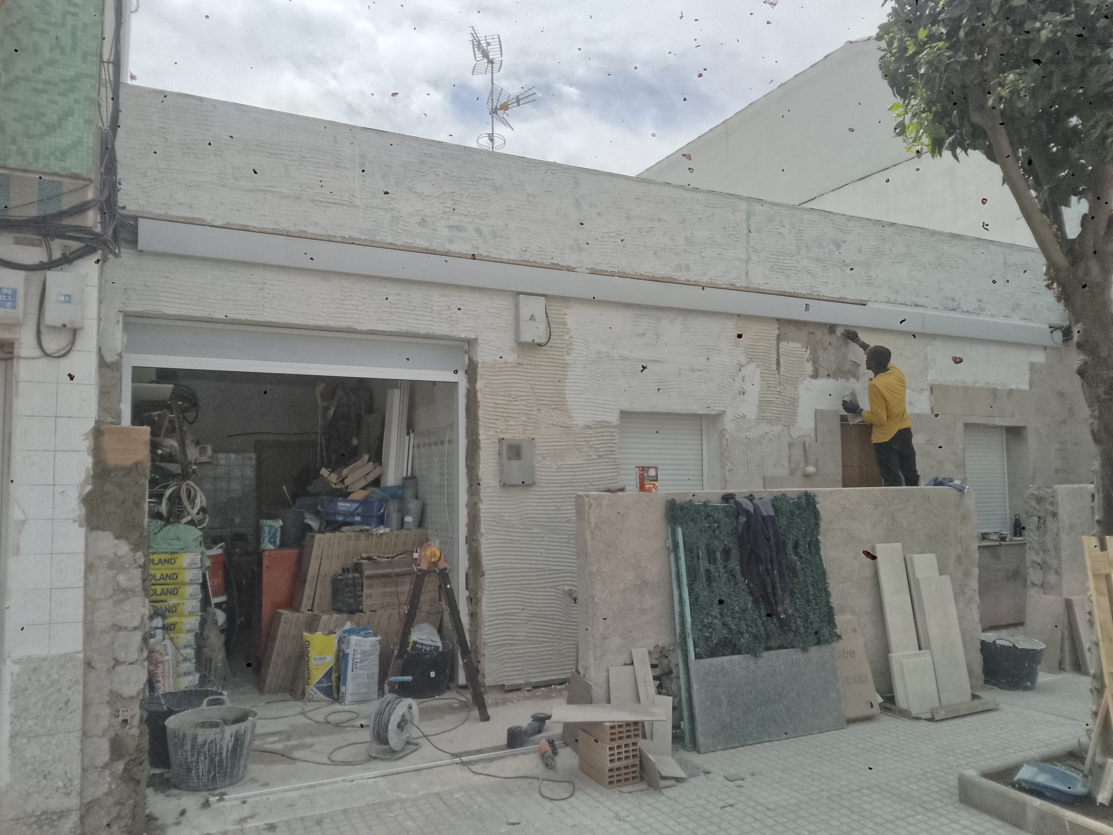 Proceso de reforma de fachada y patio en Cartagena, fotografía 6